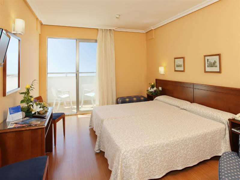 Hotel Palacio Carlos I Villaviciosa  Exterior photo
